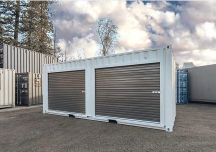 20’ CONTAINER WITH ROLL UP DOORS